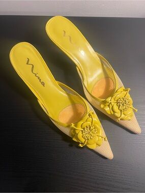 Nina Yellow Pointed-Toe Floral Appliqué Mule with gold kitten heel
